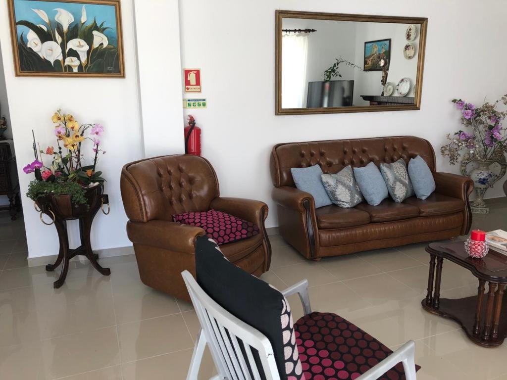 Отель Residencia Maria Jose Фатима Экстерьер фото
