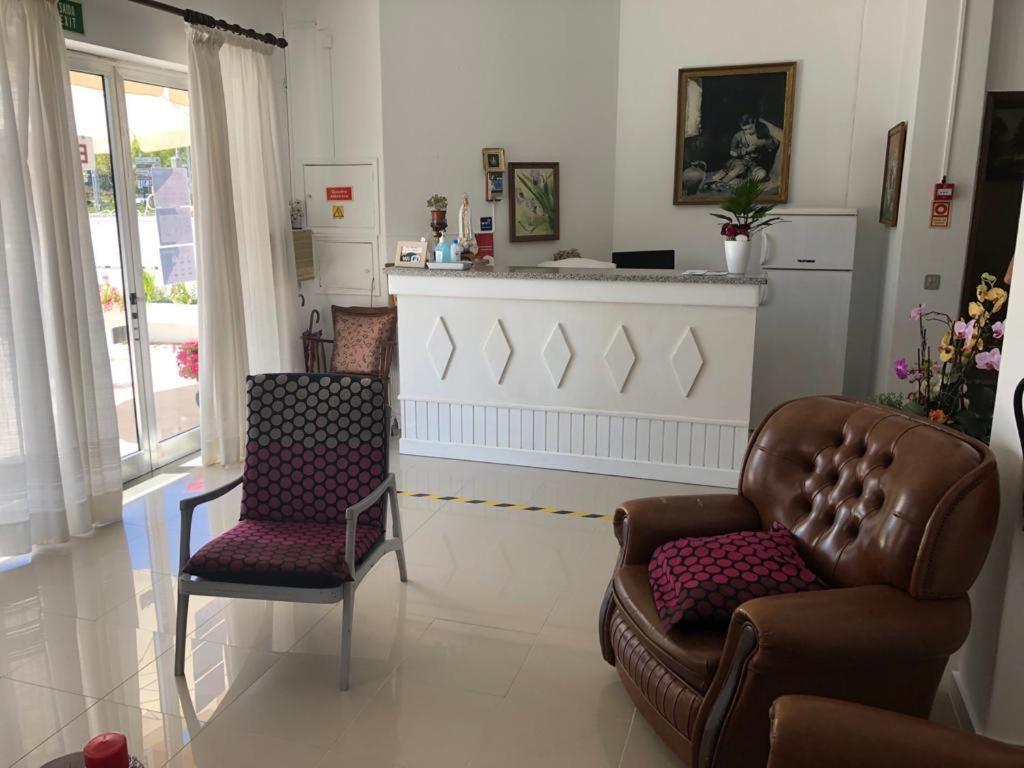 Отель Residencia Maria Jose Фатима Экстерьер фото
