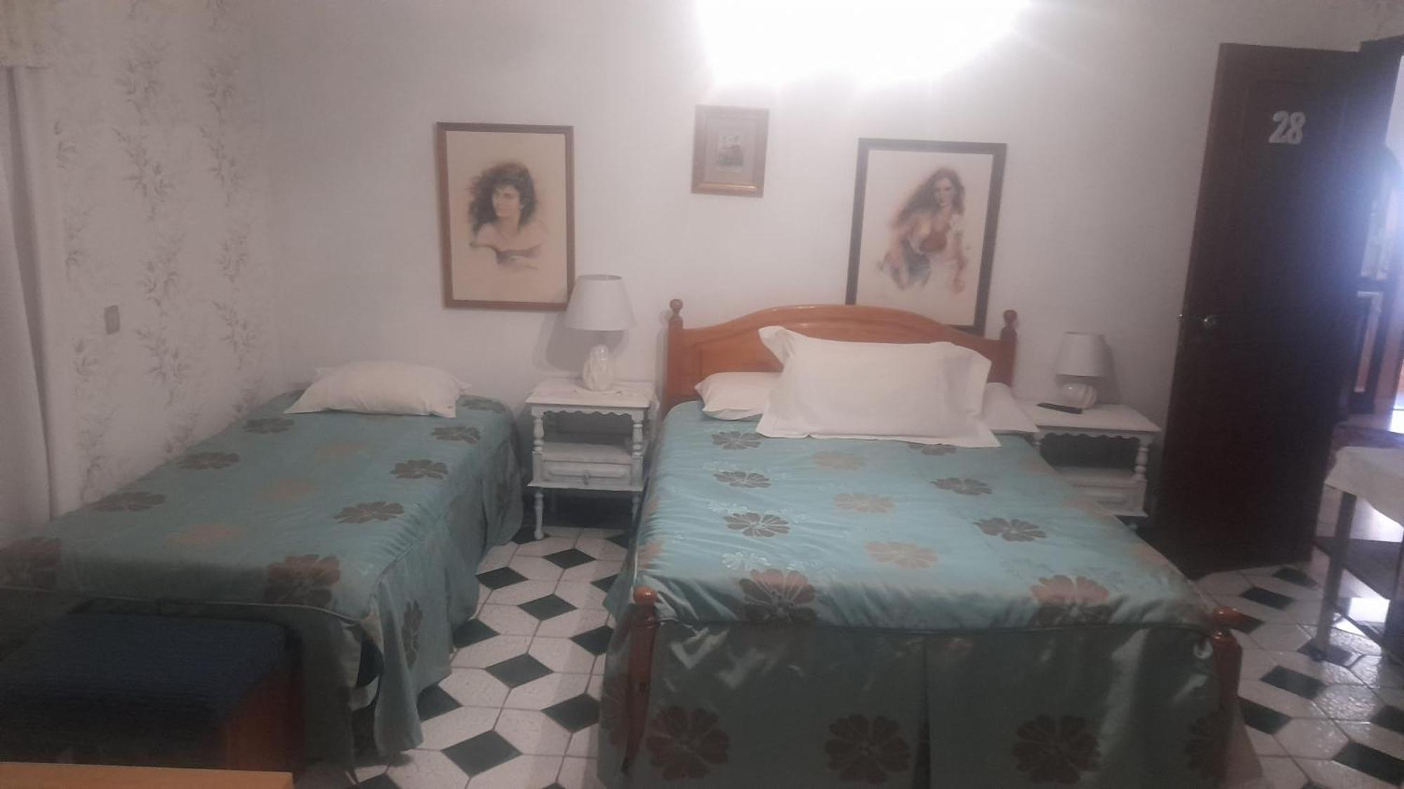 Отель Residencia Maria Jose Фатима Экстерьер фото